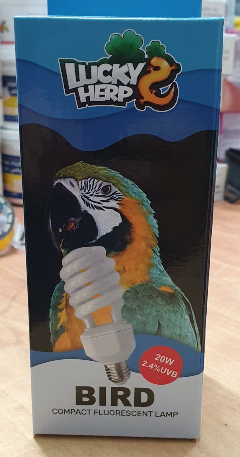 תאורה מנורת UVB לציפורים
